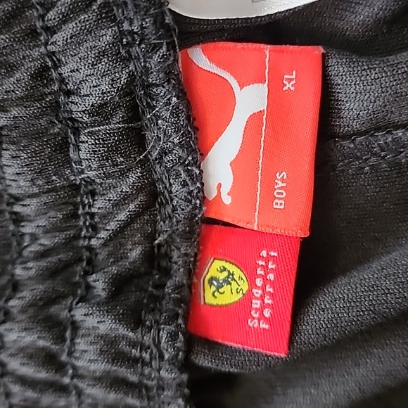 Great condition Boys Puma shorts size XL - Picture 3 of 9